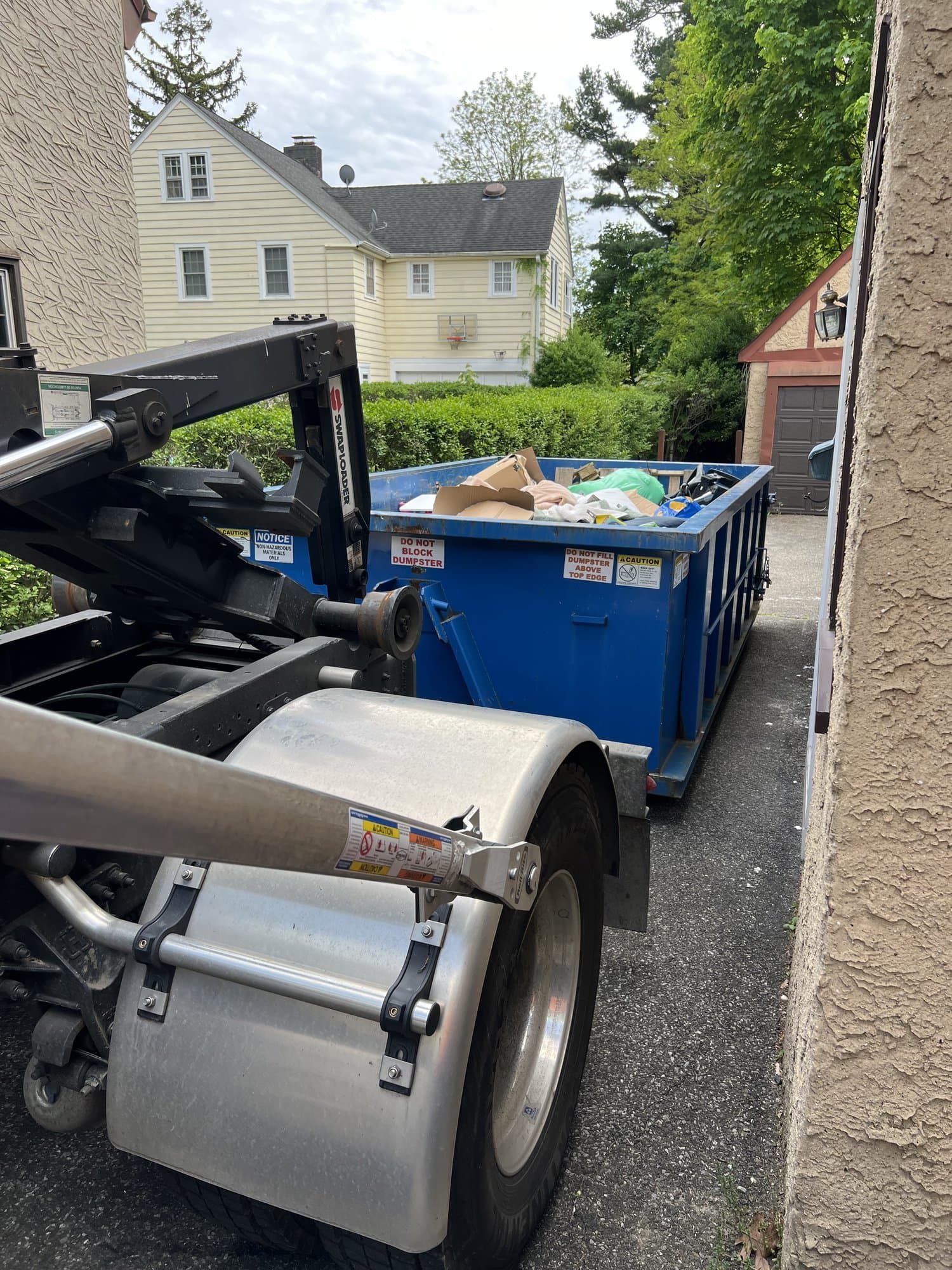 Roll-off dumpster delivery in Fairfield County by Stamford Junk Pros