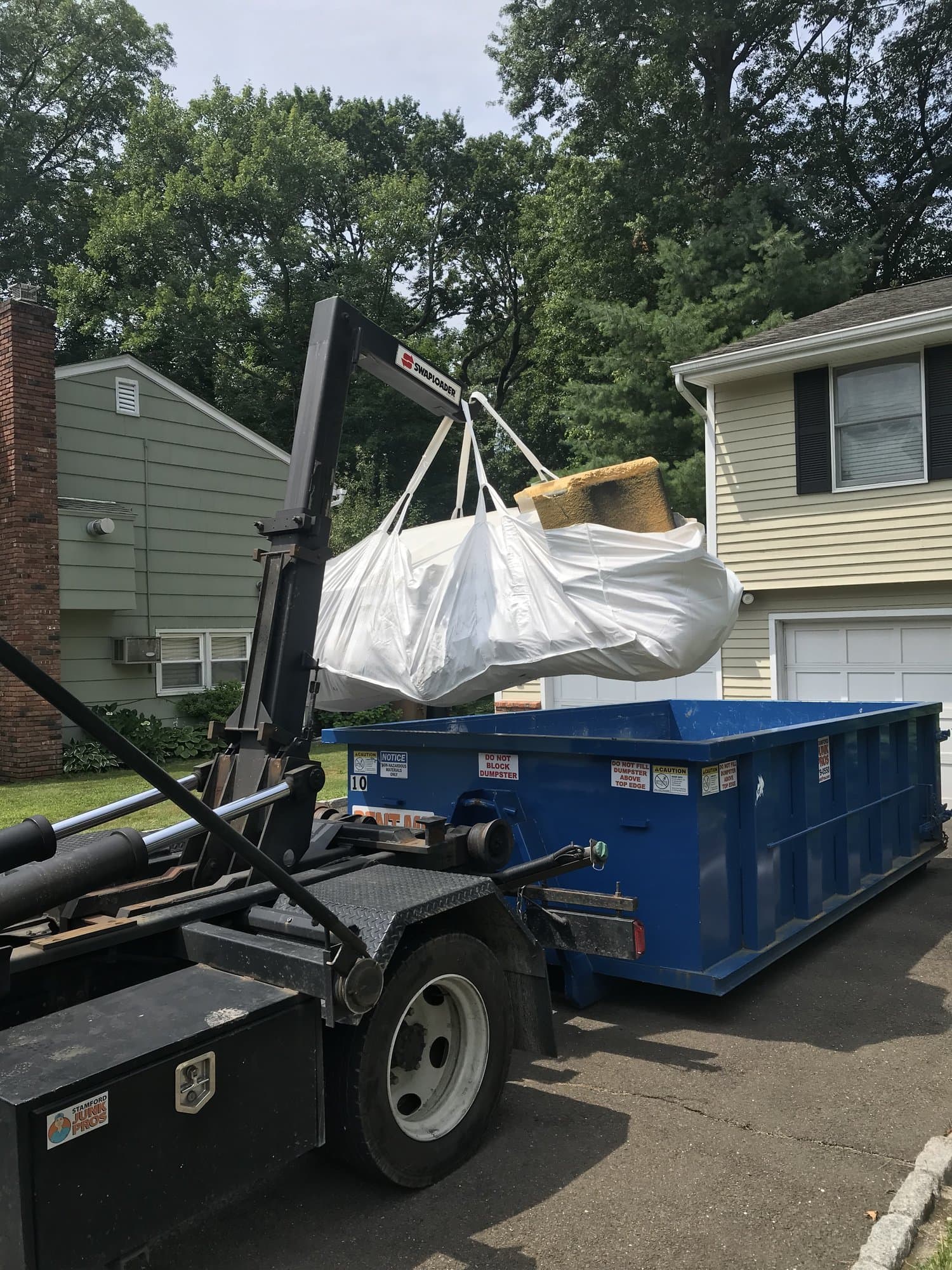 Grizzly Bag dumpster by Grizzly Junk Pros